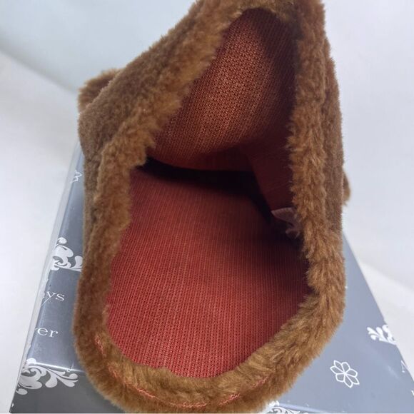 Silver Burnett & Ginn Brown Bear Hand Puppet
Vintage Tawaiin - Picture 8 of 10